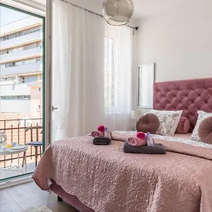 Romantic With Balcony Apartman Split